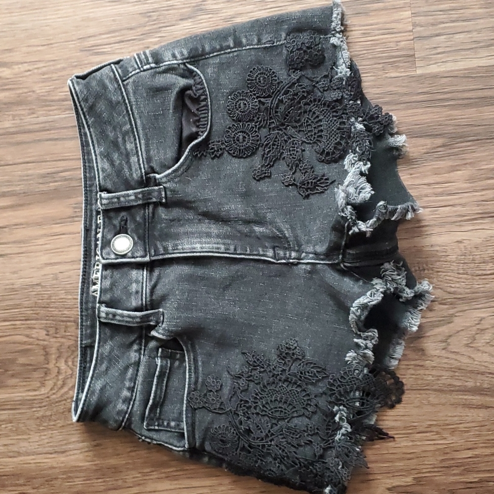 Like New American Eagle Women's Juniors Size 2 Shorts Black Lace High Rise